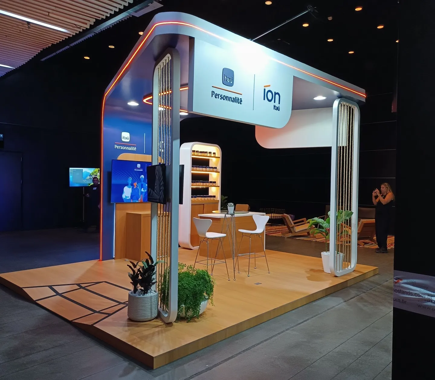montagem de stand e cenogradia ndj producoes itau 6
