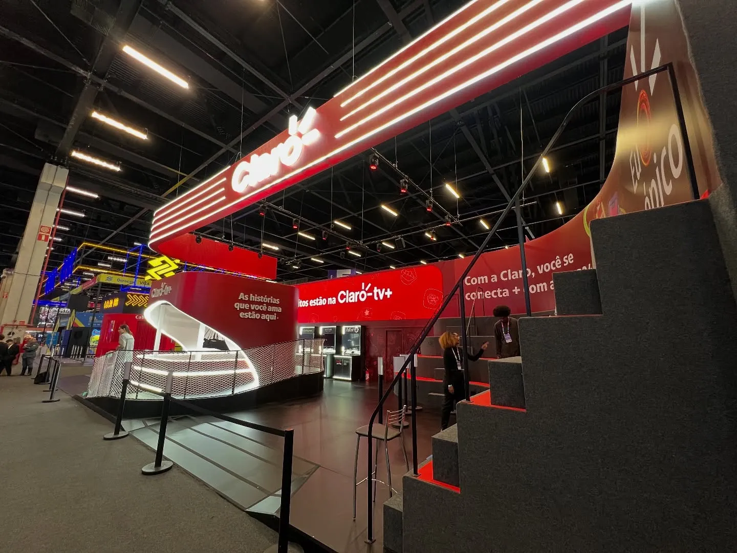 montagem de stand e cenografia e palcos projeto claro 6