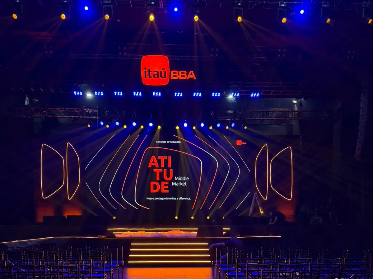 Miontagem de cenogradia eventos Itau 6